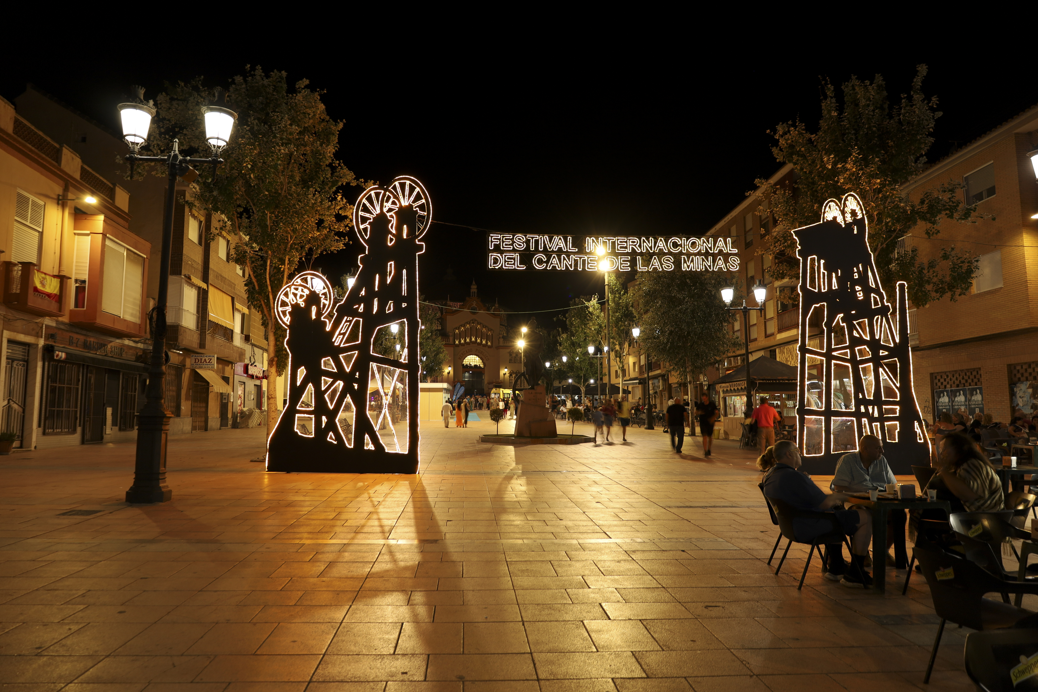 Night-time festival lights for Cante de las Minas in La Uni&oacute;n, with mining-themed decorations marking one of Murcia&rsquo;s major flamenco events.